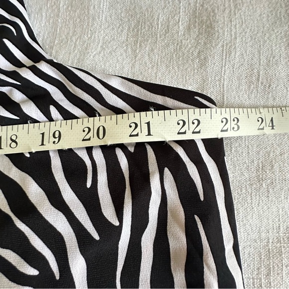 Susan Graver Dress Womens XL Zebra Print Sleeveless Tiered Liquid Knit Flowy NEW - Picture 6 of 12